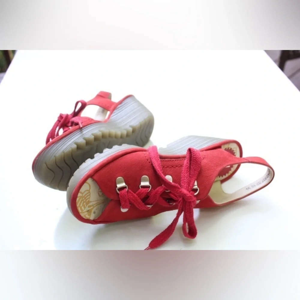 Fly London Ylfa wedges